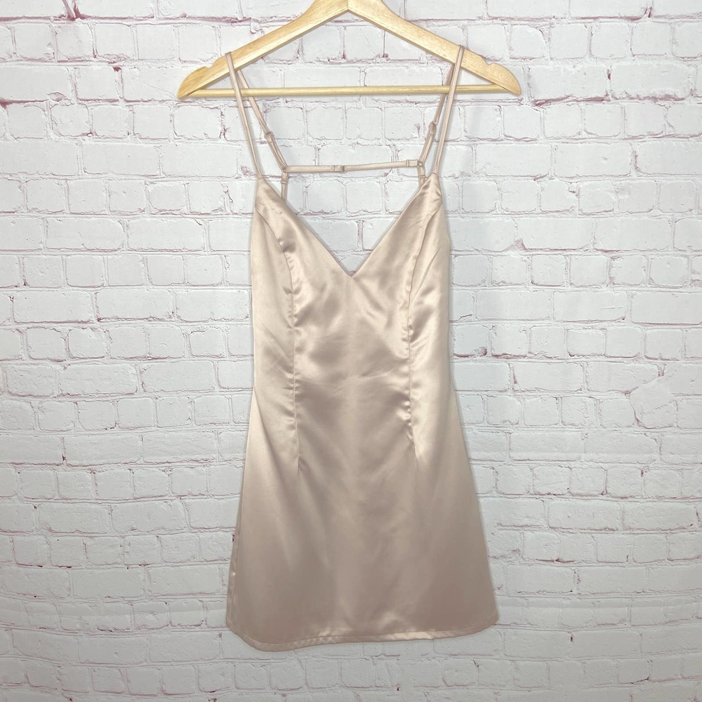 Superdown Nicole Mini Dress Nude Beige Womens XS New Flawed Slip Satin Cocktail - Picture 5 of 12